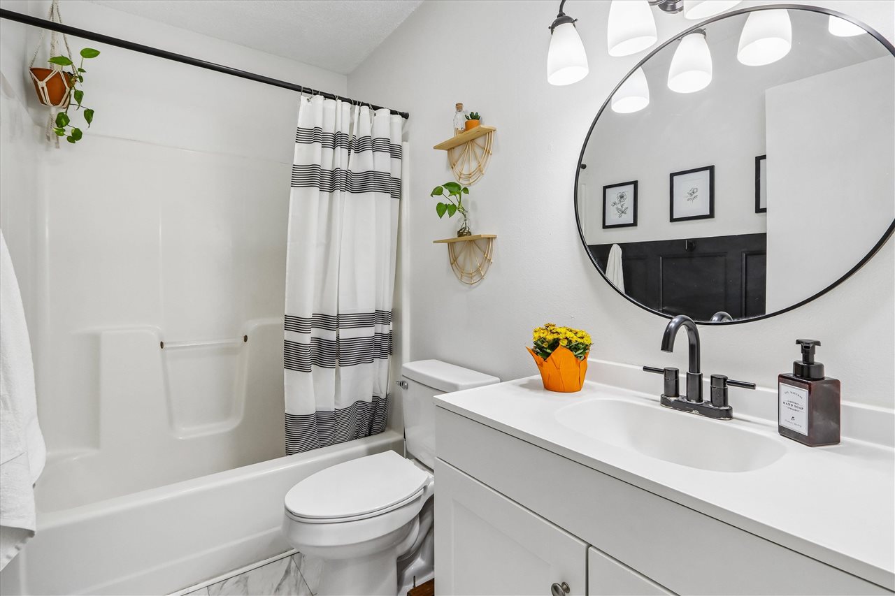 307 Parkview Court North Liberty IA 52317