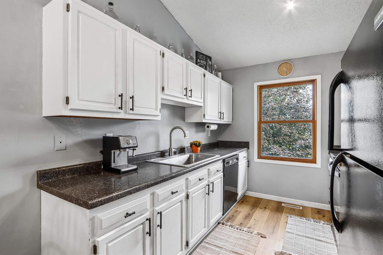 307 Parkview Court North Liberty IA 52317