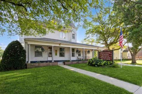 306 W State Street Williamsburg IA 52361