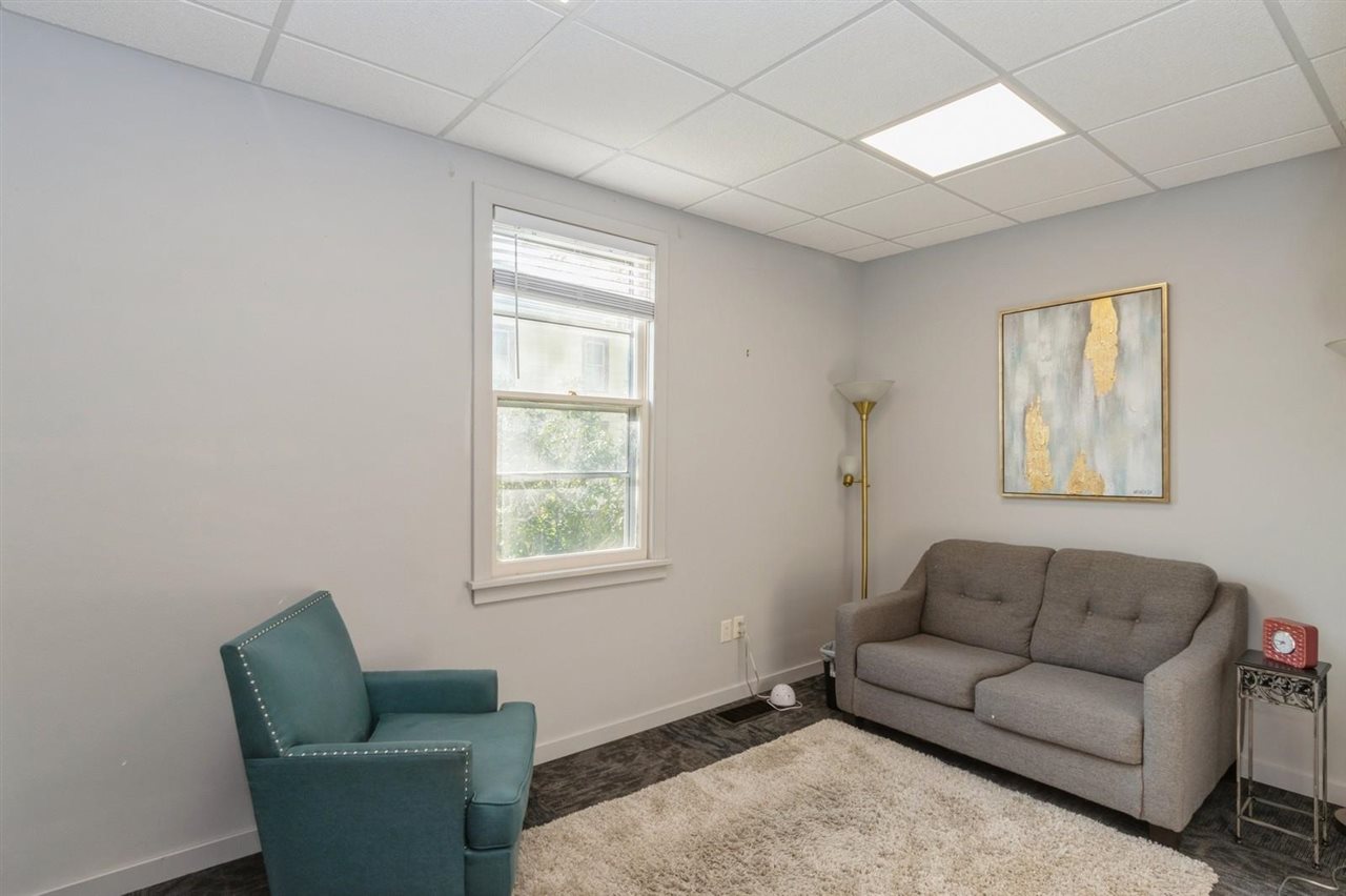 306 W State Street Williamsburg IA 52361