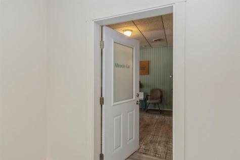 306 W State Street Williamsburg IA 52361