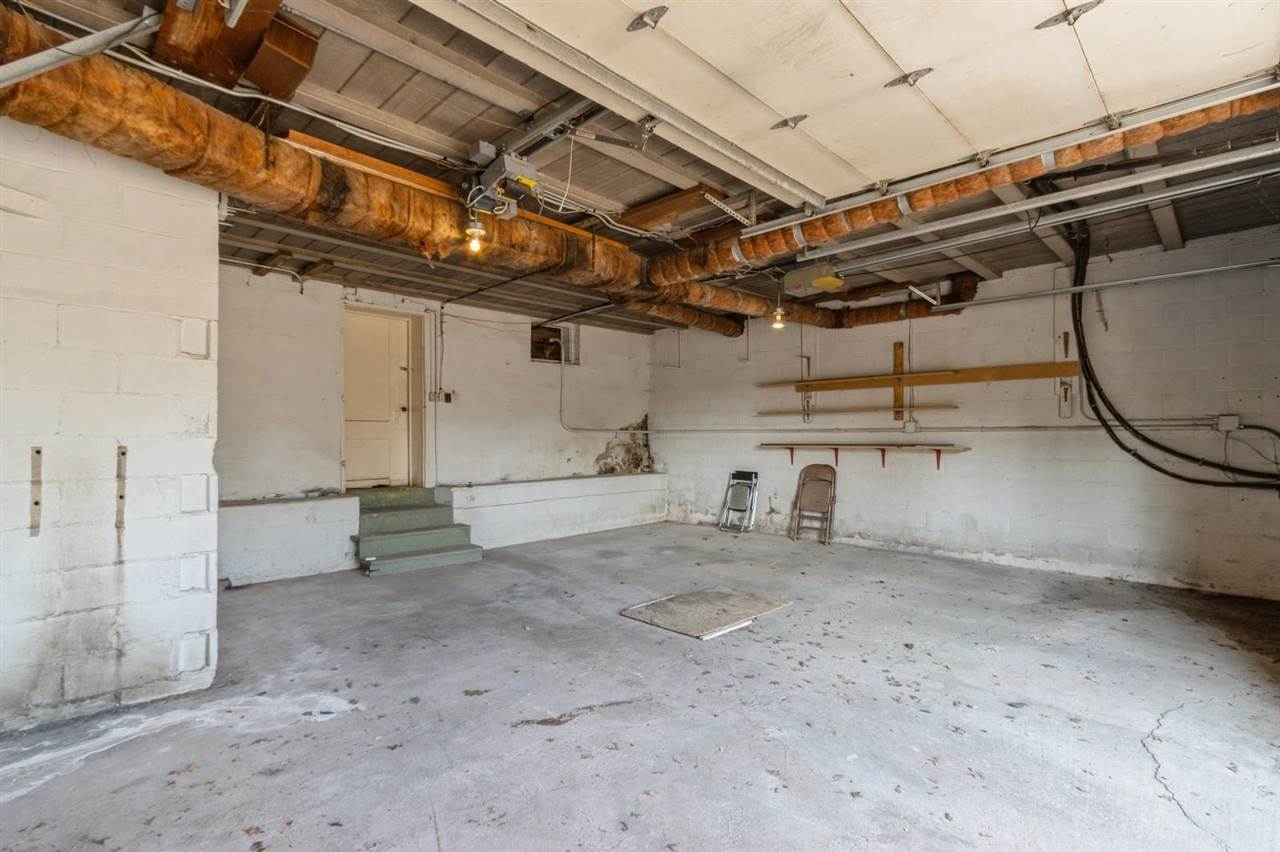 306 W State Street Williamsburg IA 52361