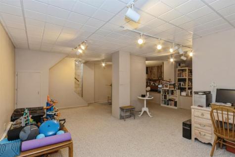 306 W State Street Williamsburg IA 52361