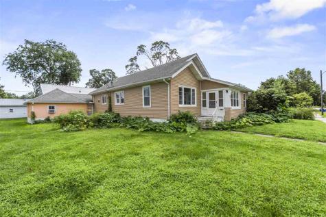 958 S Iowa Avenue Washington IA 52353