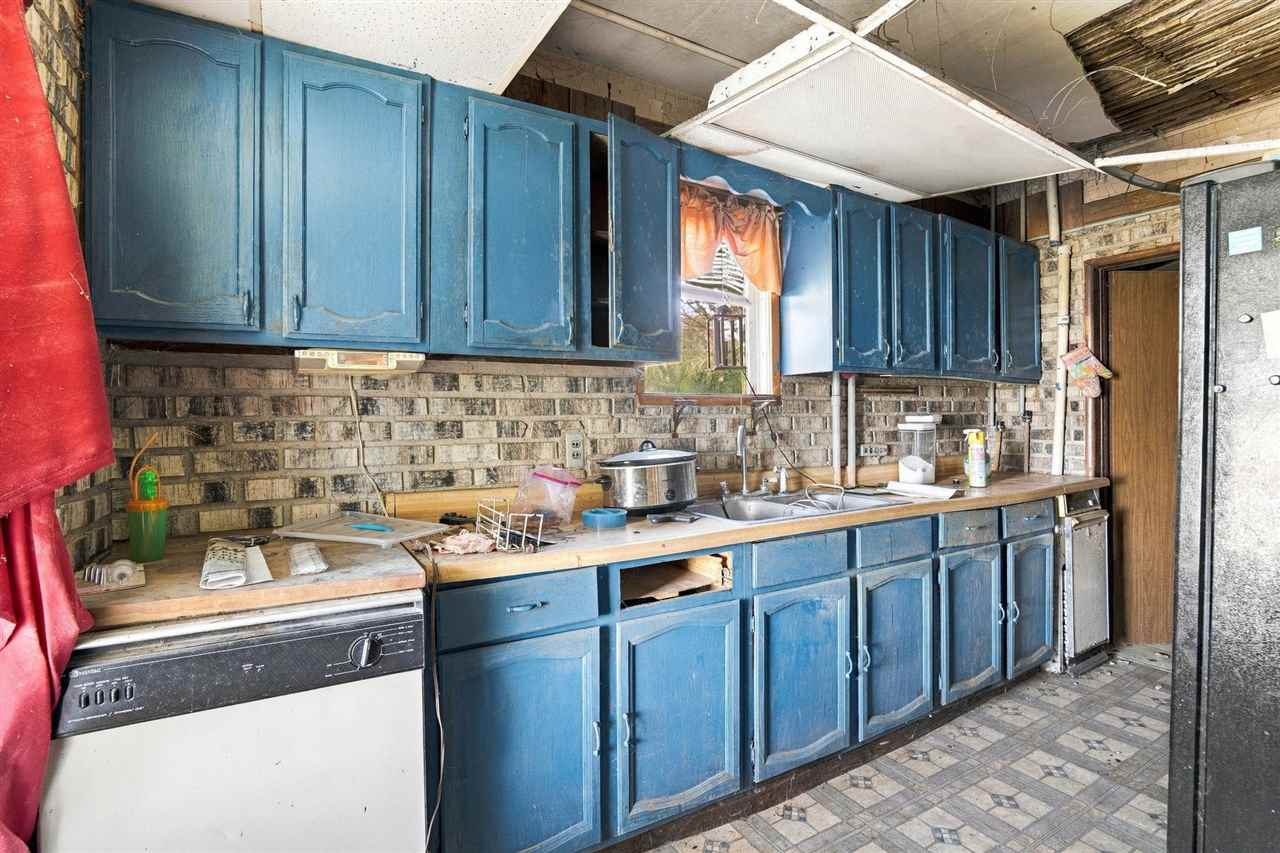 410 E Railroad Avenue IA 50066