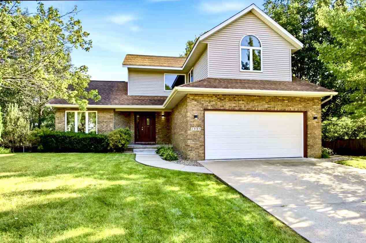 1935 Flanigan Court Iowa City IA 52246