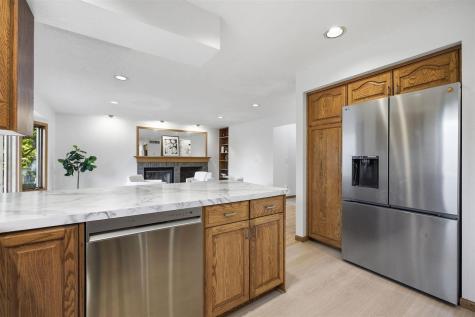 1935 Flanigan Court Iowa City IA 52246
