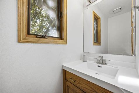 1935 Flanigan Court Iowa City IA 52246
