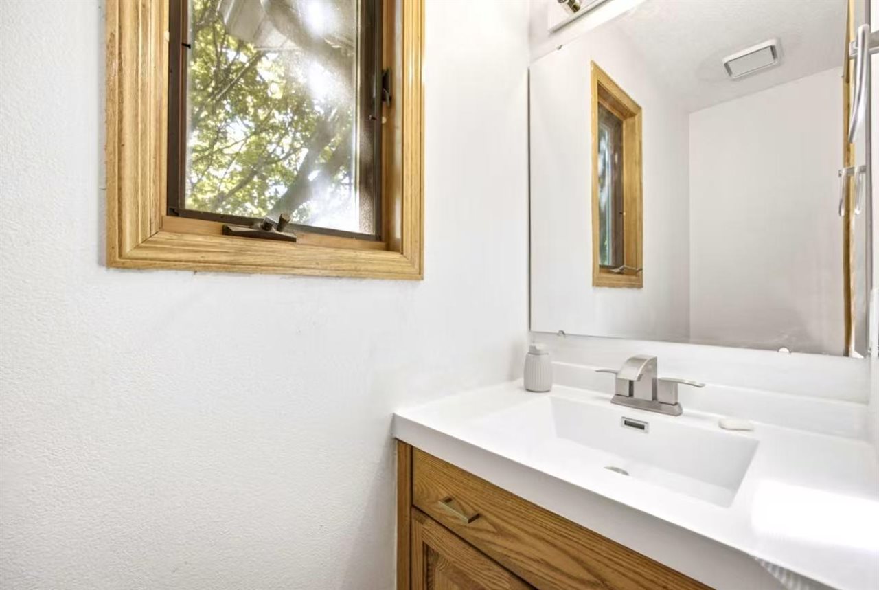 1935 Flanigan Court Iowa City IA 52246