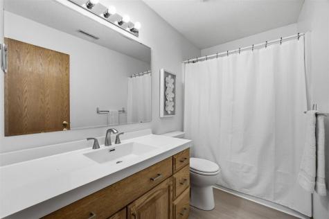 1935 Flanigan Court Iowa City IA 52246