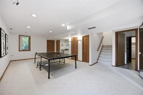 1935 Flanigan Court Iowa City IA 52246