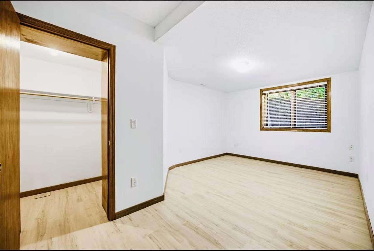 1935 Flanigan Court Iowa City IA 52246