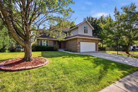 1935 Flanigan Court Iowa City IA 52246