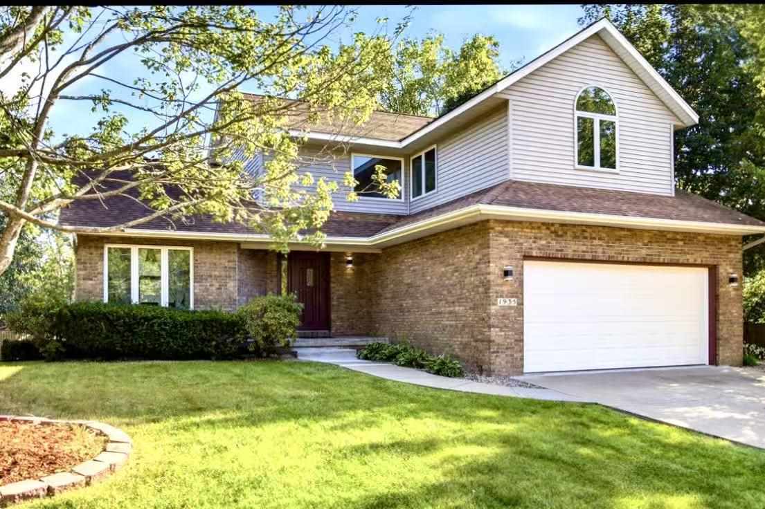 1935 Flanigan Court Iowa City IA 52246