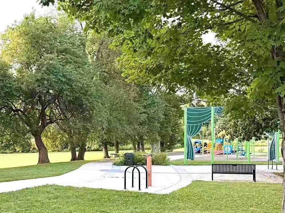 1935 Flanigan Court Iowa City IA 52246