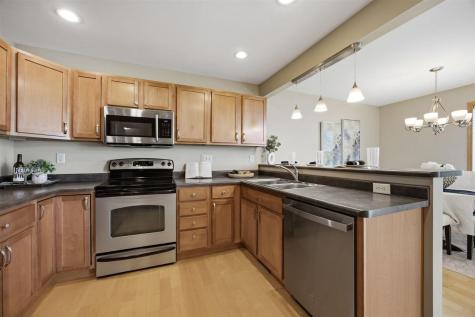 172 S Park Ridge Road North Liberty IA 52317