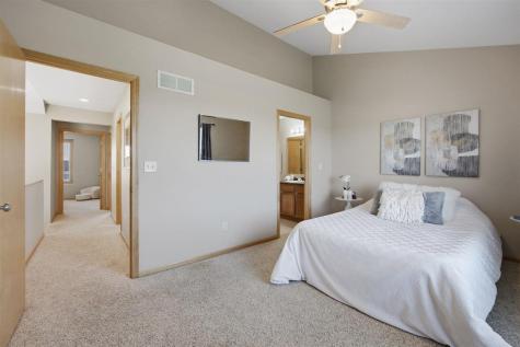 172 S Park Ridge Road North Liberty IA 52317