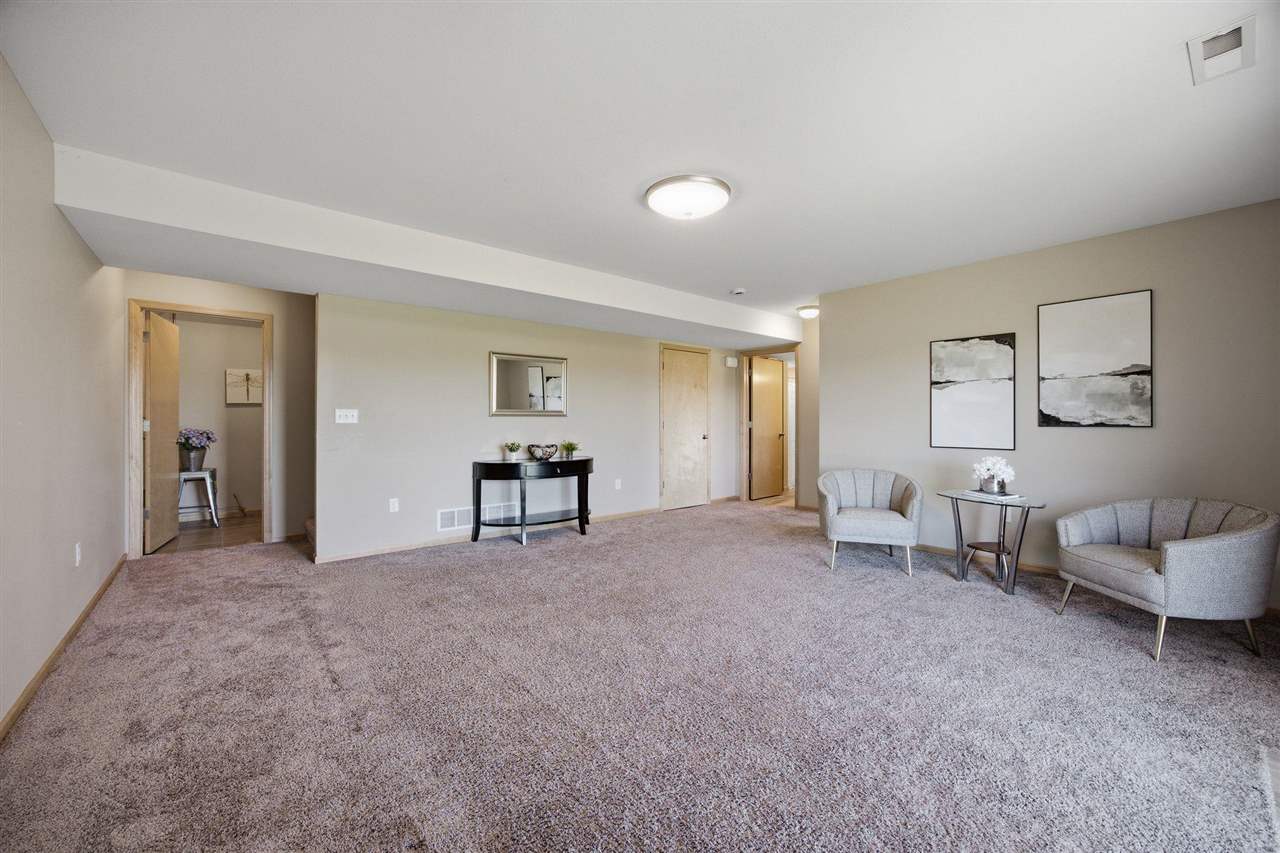 172 S Park Ridge Road North Liberty IA 52317