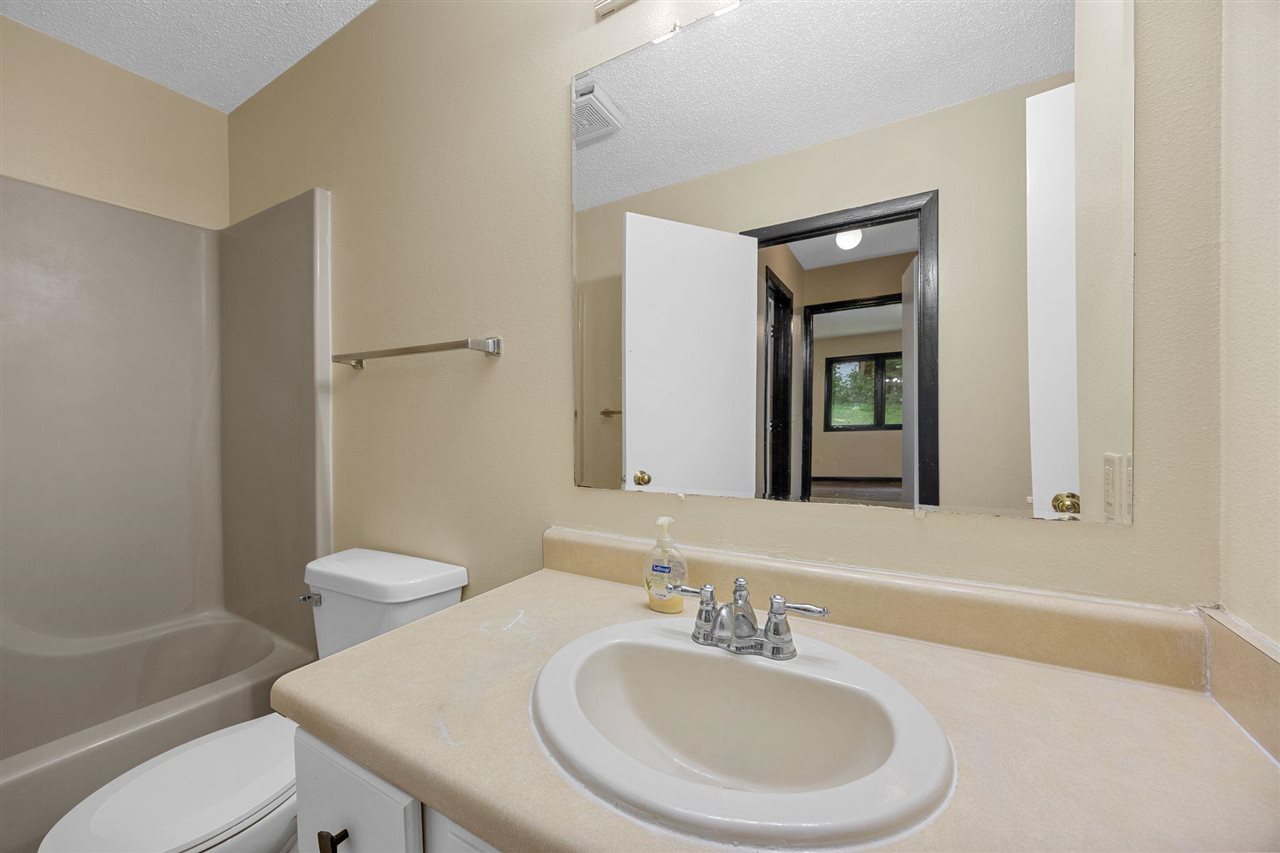 2326 10th Coralville IA 52241