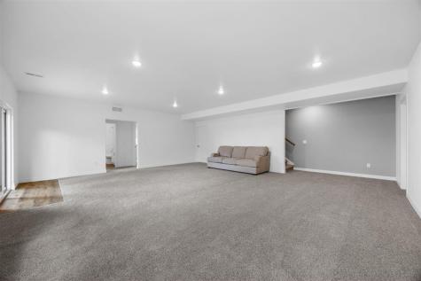 1300 E Gable Tiffin IA 52340