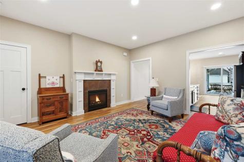 1810 Chelsea Court Iowa City IA 52240