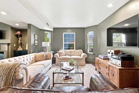 1006 Arlington Drive Iowa City IA 52245