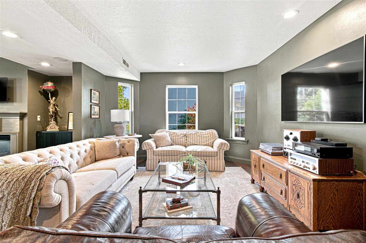 1006 Arlington Drive Iowa City IA 52245