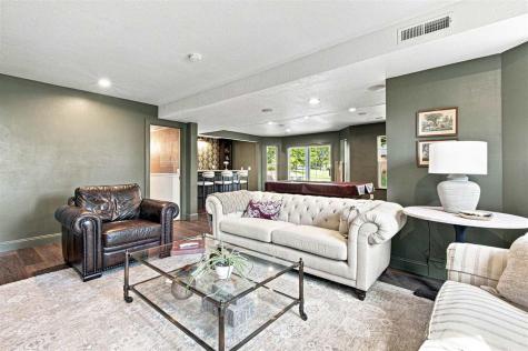 1006 Arlington Drive Iowa City IA 52245