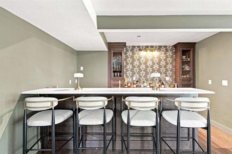 1006 Arlington Drive Iowa City IA 52245