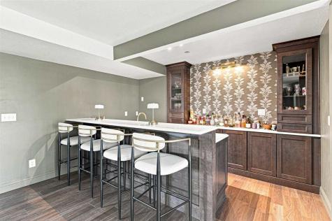1006 Arlington Drive Iowa City IA 52245