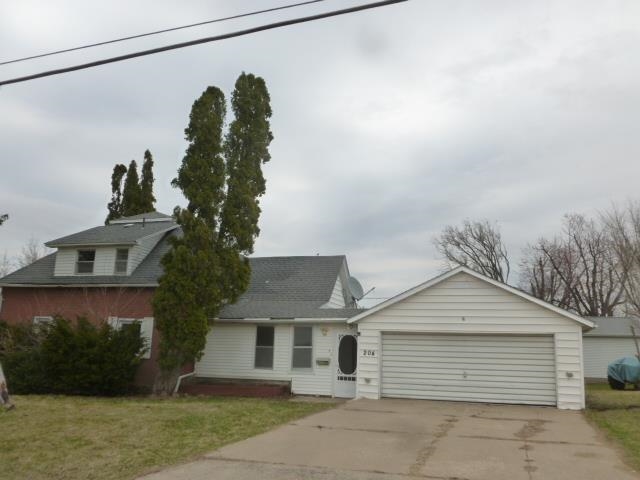 204 1st Avenue Newhall IA 52315