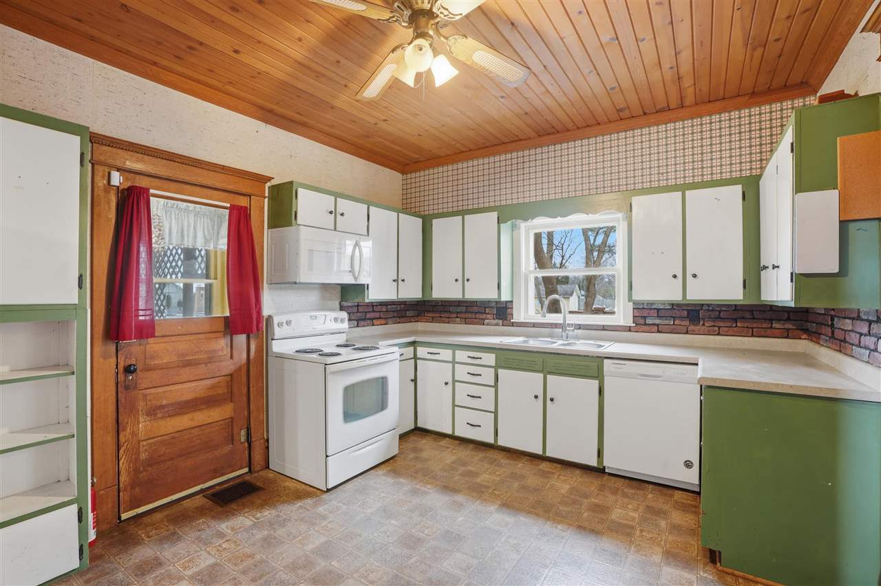 730 S Iowa Avenue Washington IA 52353
