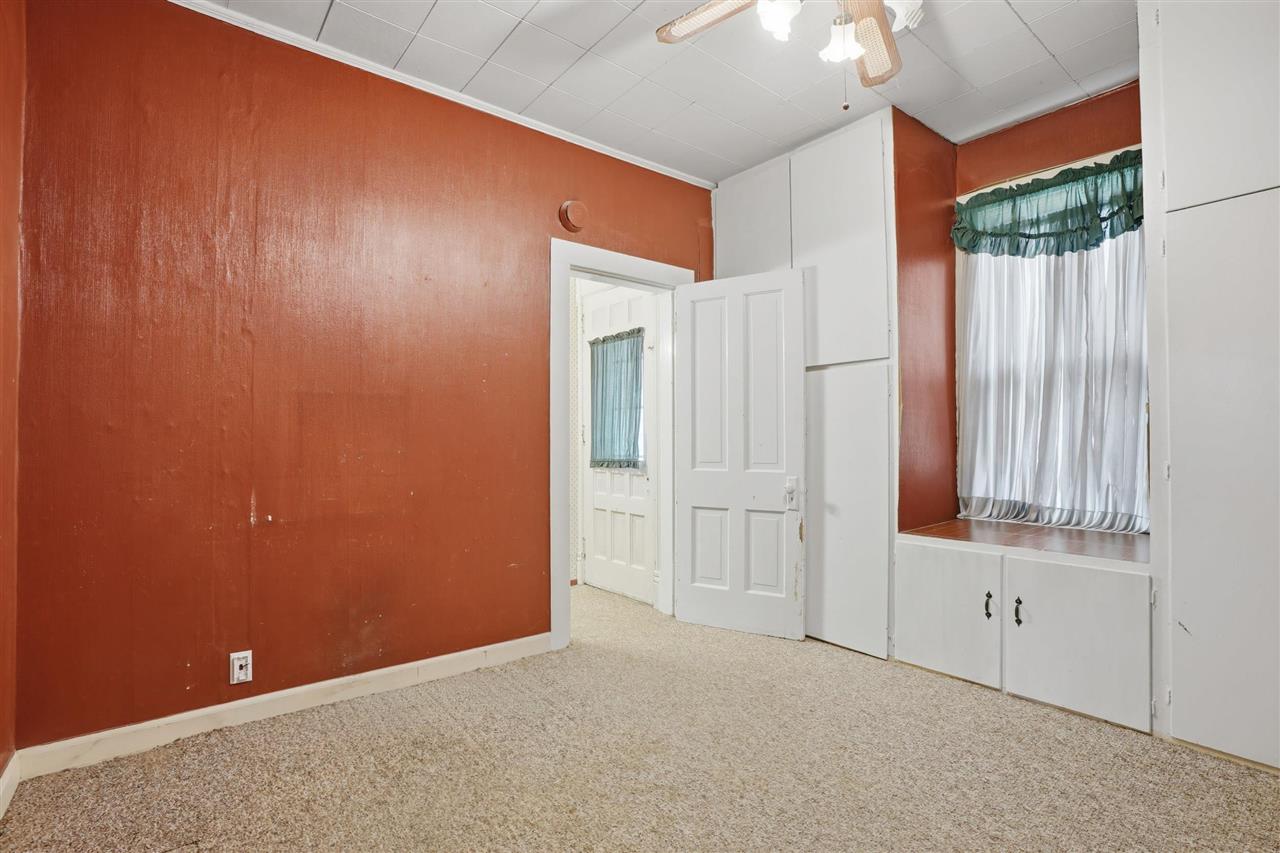 730 S Iowa Avenue Washington IA 52353