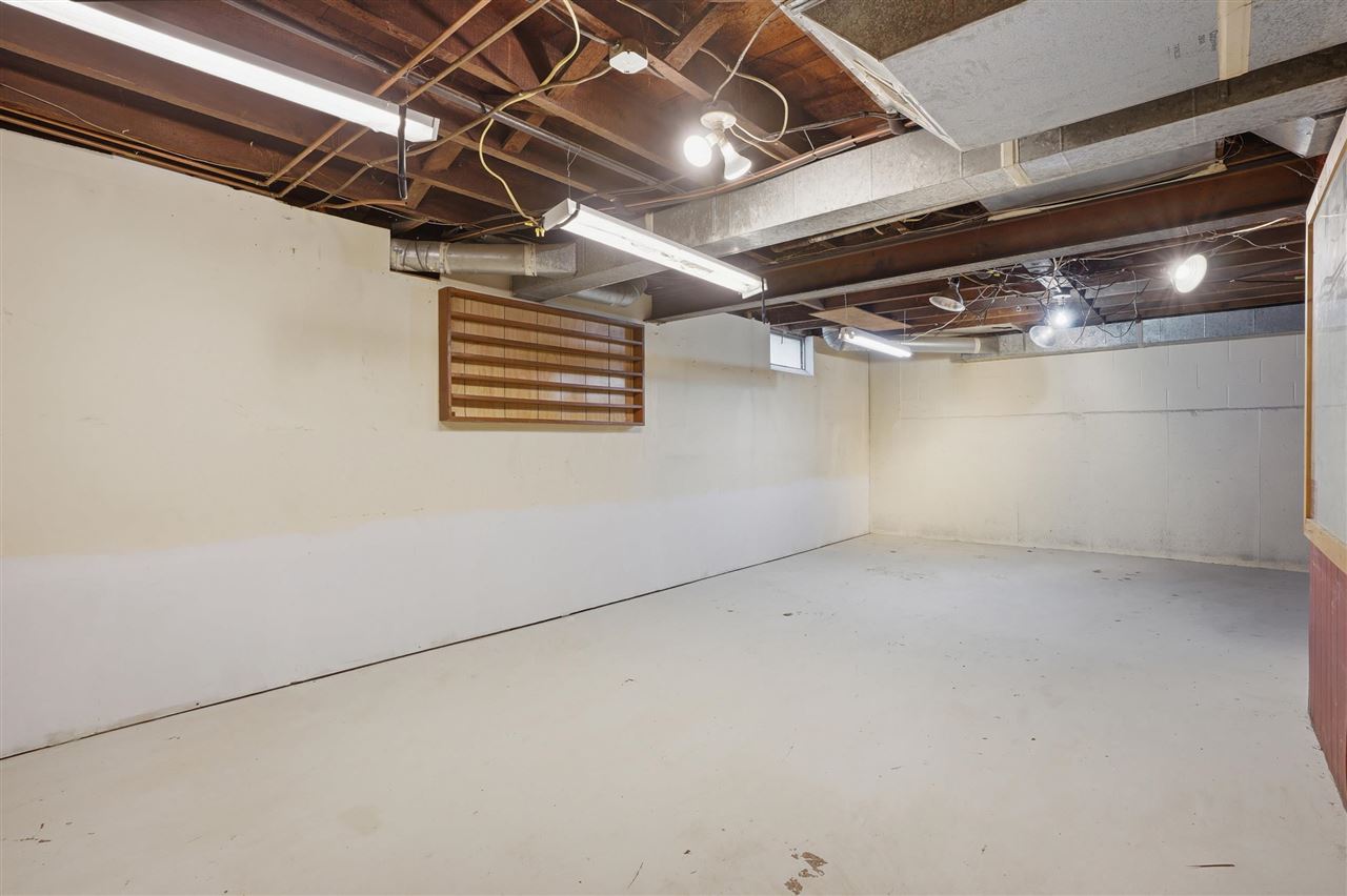 730 S Iowa Avenue Washington IA 52353