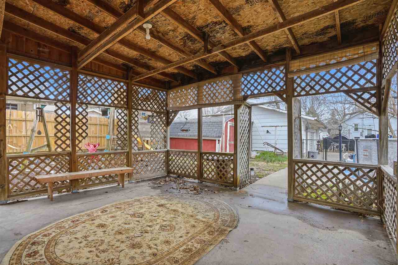 730 S Iowa Avenue Washington IA 52353