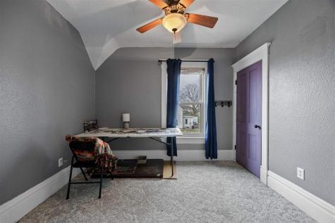 1707 8th Avenue Belle Plaine IA 52208