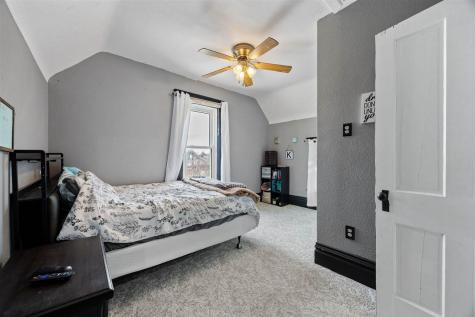 1707 8th Avenue Belle Plaine IA 52208
