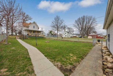 1707 8th Avenue Belle Plaine IA 52208