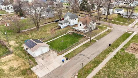 1707 8th Avenue Belle Plaine IA 52208