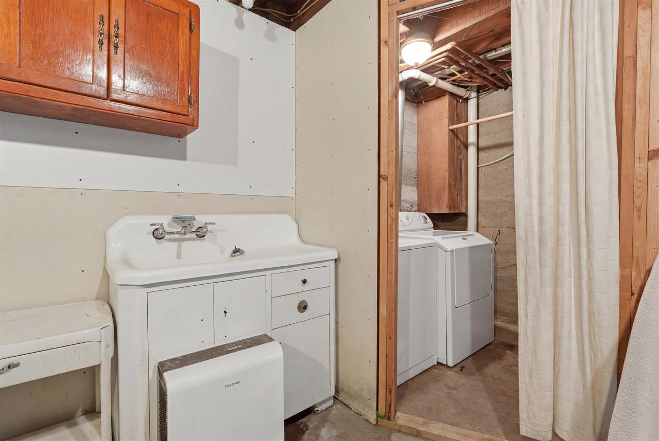 5689 SE Highway 6 West Liberty IA 52776