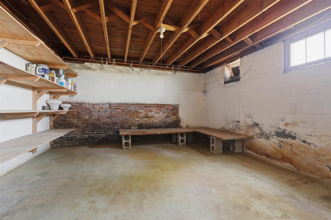 5689 SE Highway 6 West Liberty IA 52776