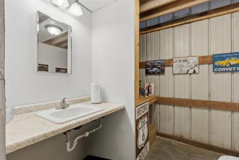 5689 SE Highway 6 West Liberty IA 52776