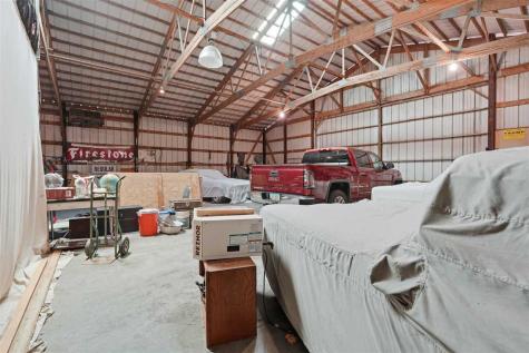 5689 SE Highway 6 West Liberty IA 52776