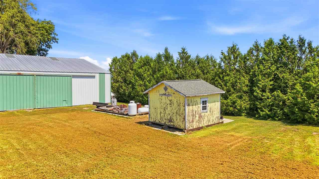 5689 SE Highway 6 West Liberty IA 52776