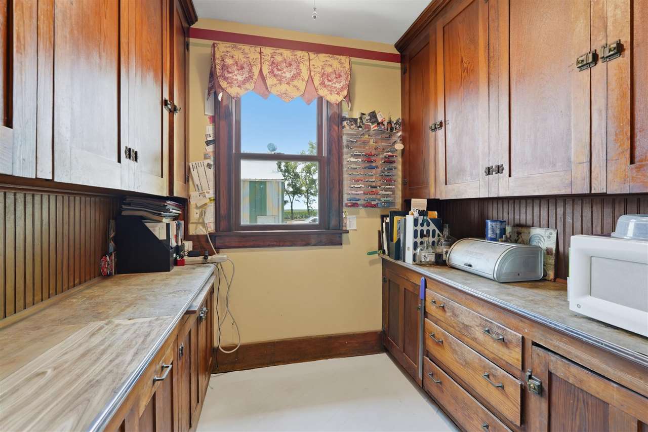 5689 SE Highway 6 West Liberty IA 52776