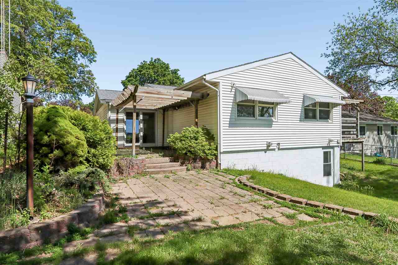 1019 Carver Street Iowa City IA 52240