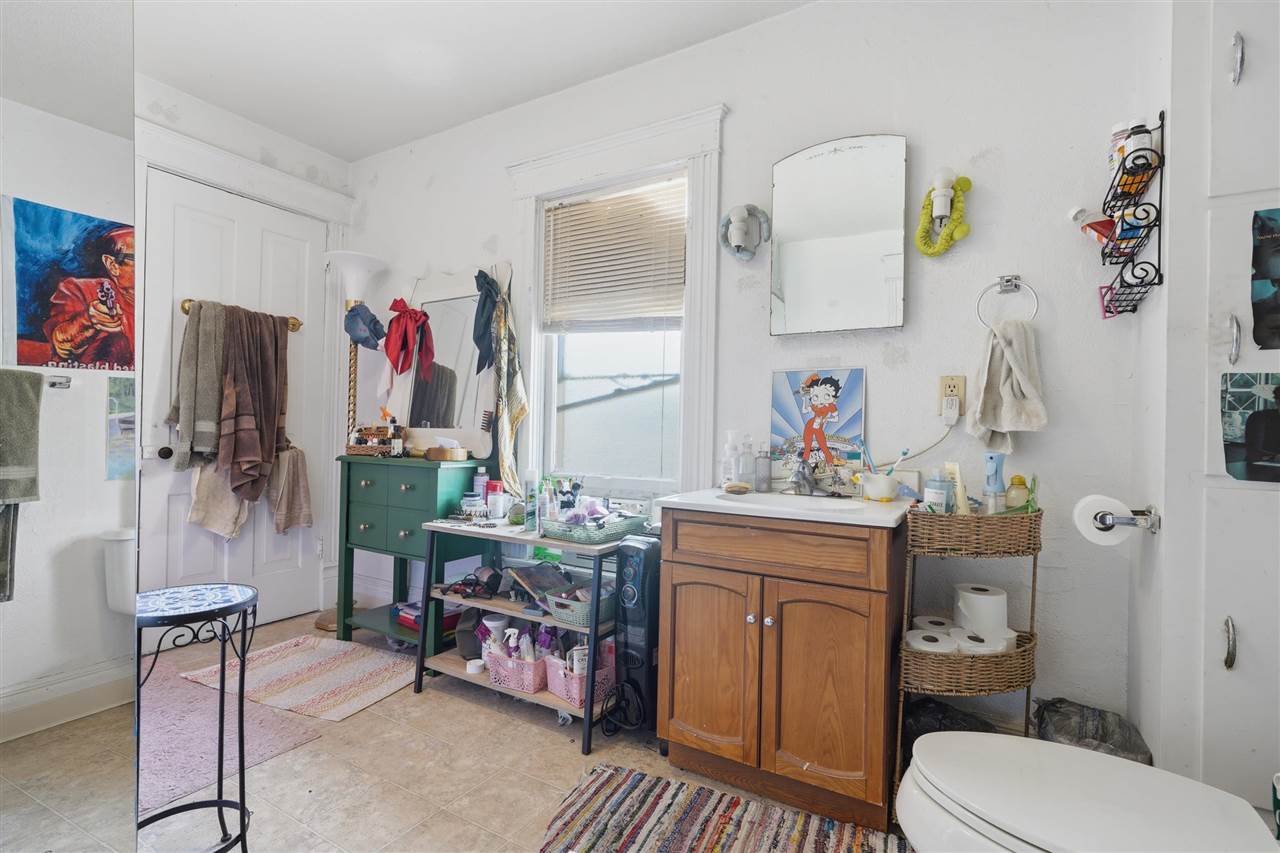 214 N Gilbert Street Iowa City IA 52240