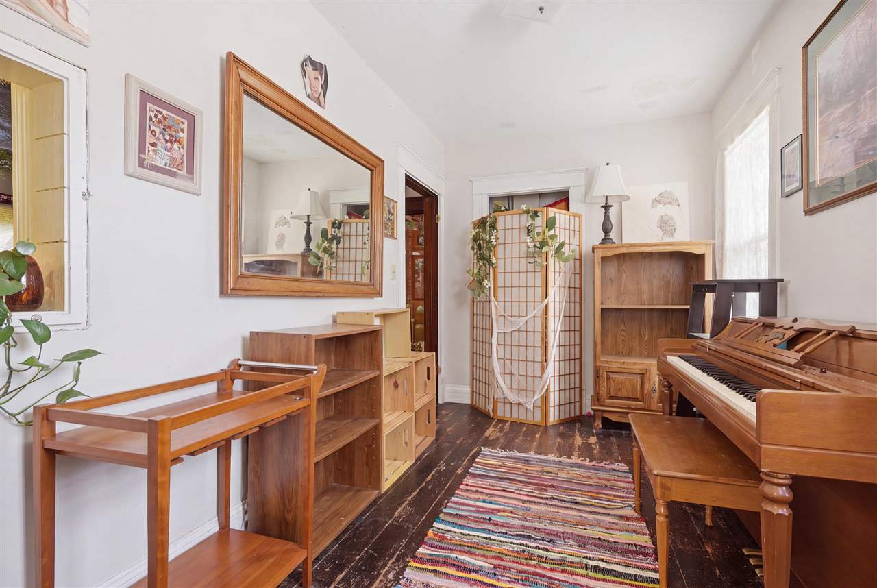 214 N Gilbert Street Iowa City IA 52240