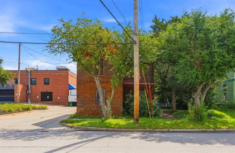 214 N Gilbert Street Iowa City IA 52240