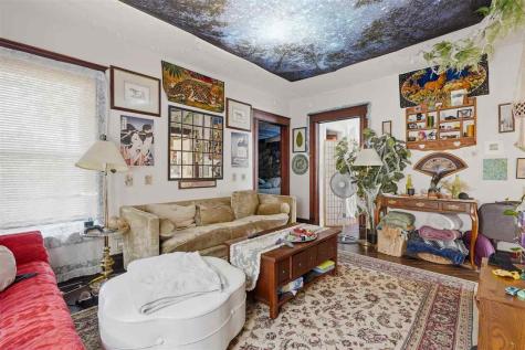 214 N Gilbert Street Iowa City IA 52240